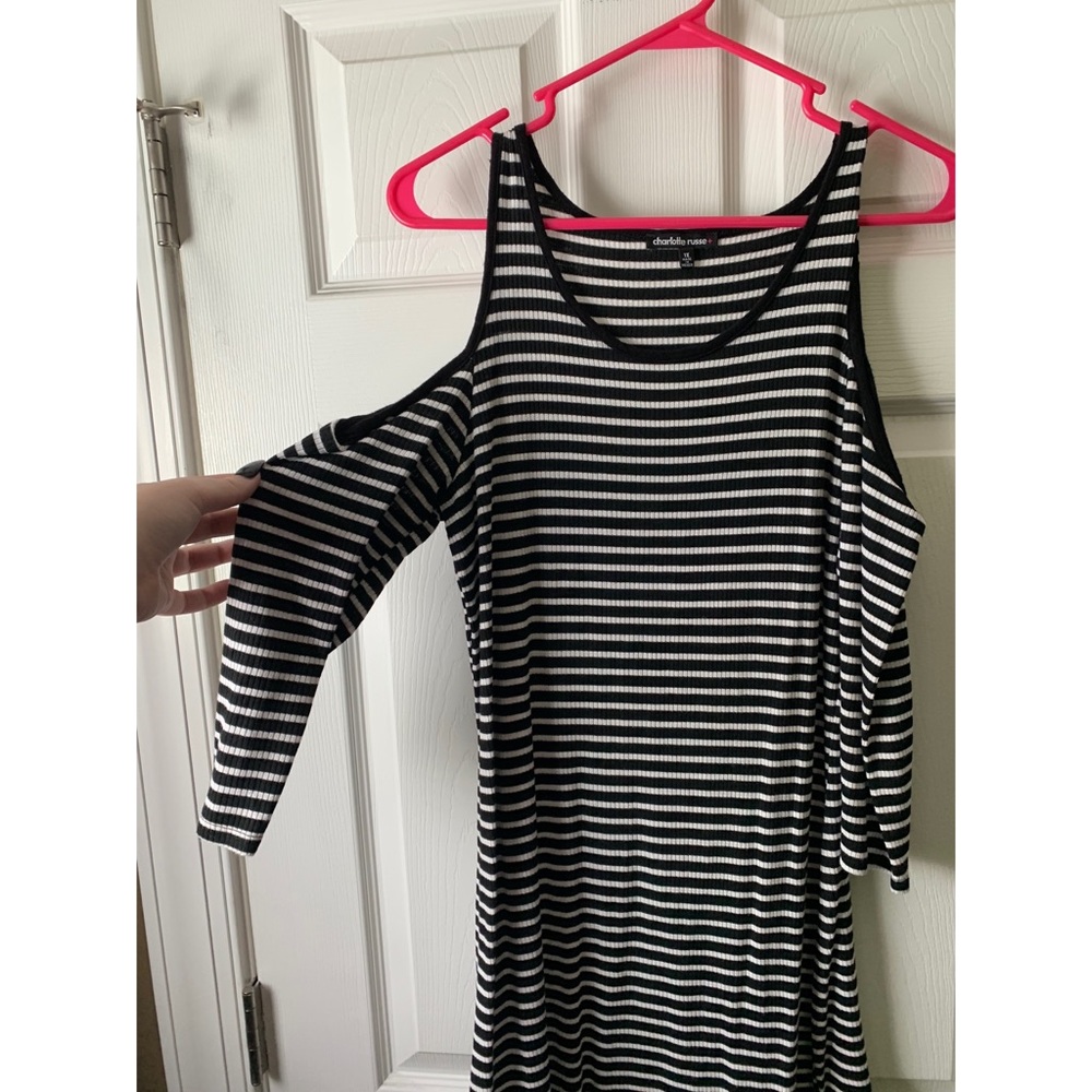 Long sleeve shoulder cut out dress